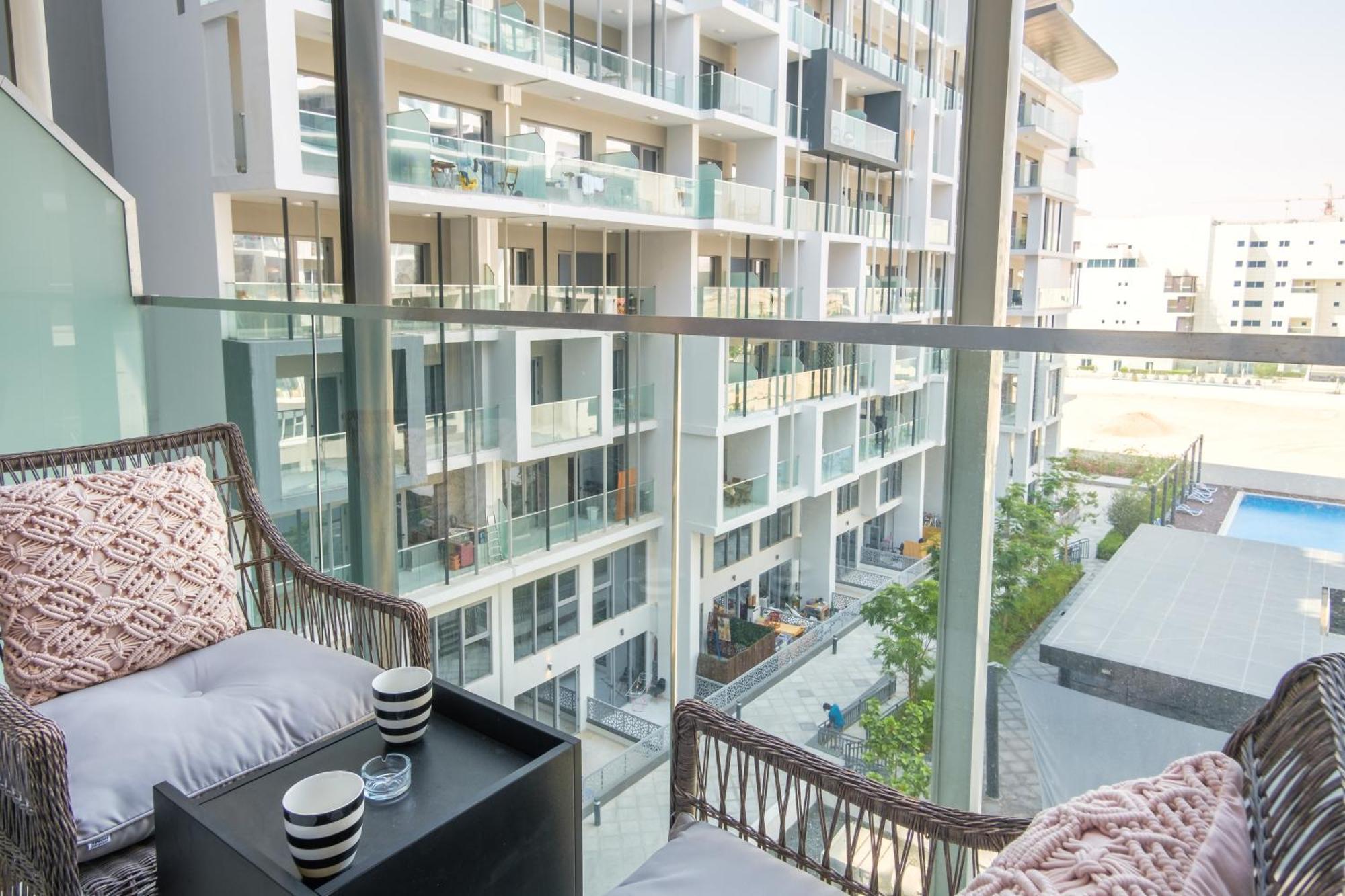 Poolside Charm Apartment Abu Dhabi Exterior photo